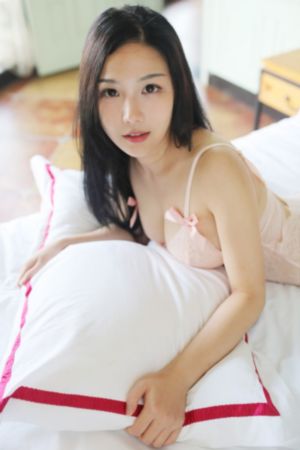 黑人插女人视频_720免费高清观看